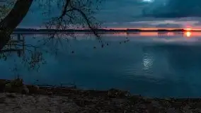 Ponury wieczór, z przesmykiem zachodu słońca - zdjęcie 3