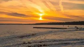 Zachód słońca w Giżycku nad jeziorem Niegocin 02.2021 - zdjęcie 12