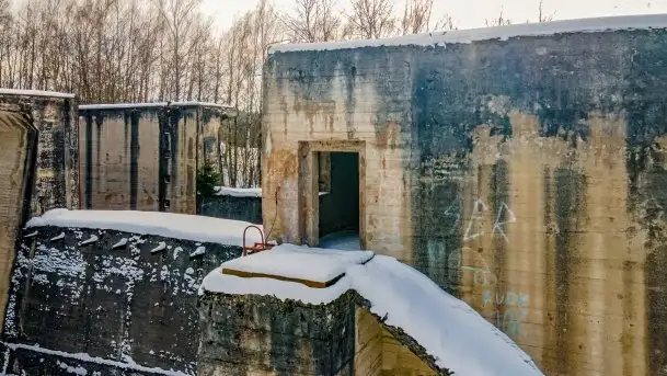 Śluza w Leśniewie Górnym w zimowej szacie, luty 2021 - zdjęcie 2