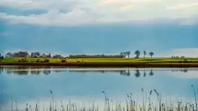 Kwietniowy deszczowy zachód słońca nad jeziorem Kruklin - zdjęcie 25