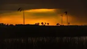 Kwietniowy deszczowy zachód słońca nad jeziorem Kruklin - zdjęcie 29