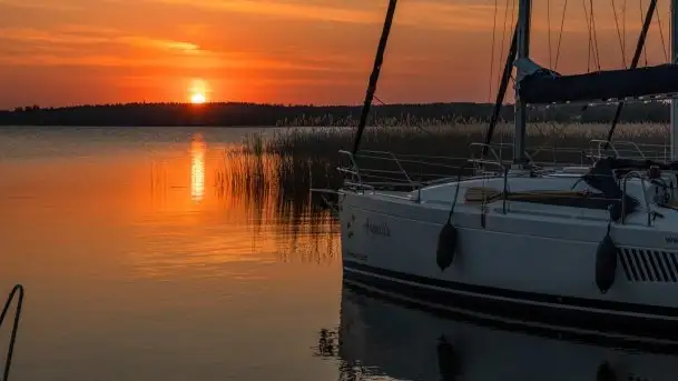 Zachód słońca w porcie Ognisty Ptak, maj 2021