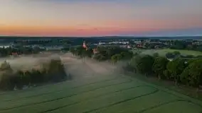 Wiosenne mgły nad polami Mazur w okolicy Pozezdrza - zdjęcie 7