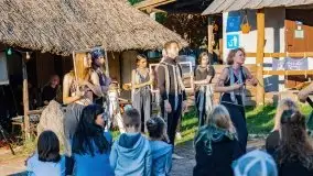 Przedstawienie teatralne "Garby" w porcie Tło Dla Mew - zdjęcie 38