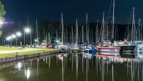 Kolory i klimat nocnego portu w Sztynorcie - zdjęcie 5