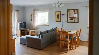 Dom Pod Lasem - zdjęcie 2