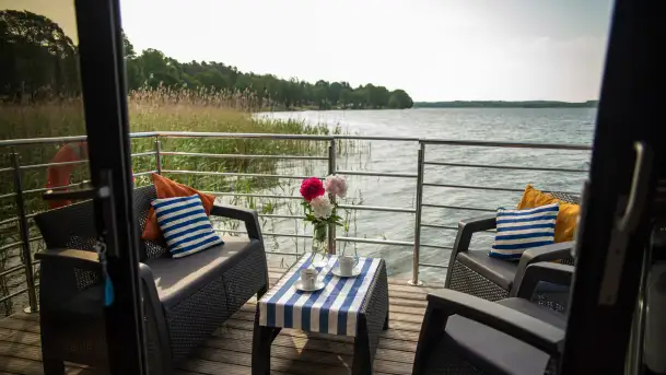 Domki na wodzie Topiko Czarter