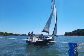 Rejsy jachtem żaglowym w Mikołajkach - zdjęcie 8