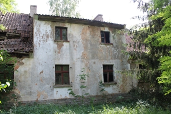 Nieduże poniemieckie siedlisko, 5 km od Karwicy i jeziora Nidzkiego - zdjęcie 6