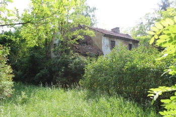 Nieduże poniemieckie siedlisko, 5 km od Karwicy i jeziora Nidzkiego - zdjęcie 3