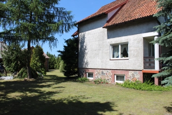 Dom na spokojnym osiedlu w Piszu blisko jeziora Mazury - zdjęcie 3