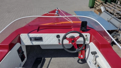 Łódź motorowa - zdjęcie 3