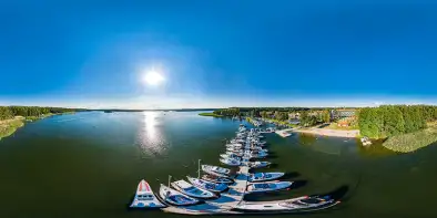 Jezioro Bełdany i port Mazurski Raj, sierpień 2022 r.